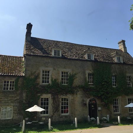 Hotel The Fox And Hounds à Oakham Extérieur photo