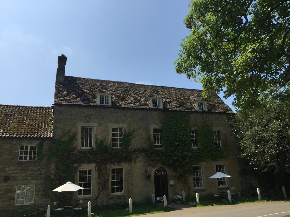 Hotel The Fox And Hounds à Oakham Extérieur photo